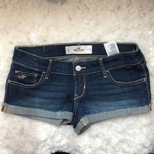Like New! Hollister Low-Rise Denim Shorts Size 3